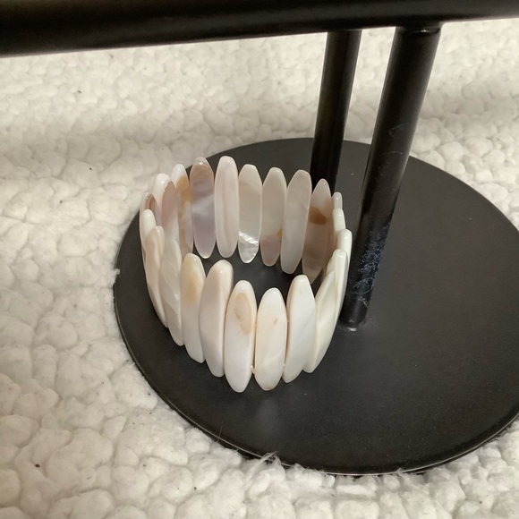 Vintage Shell Stretch Bracelet - Reversable - Picture 8 of 9